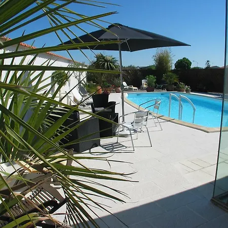 D'hotes Le Logis Du Port Paradis Bed & Breakfast