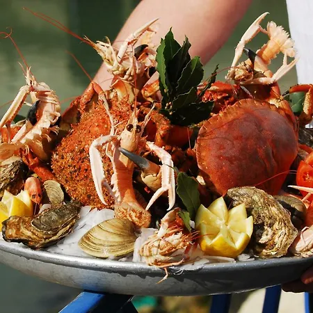 Bed & Breakfast D'hotes Le Logis Du Port Paradis 3*